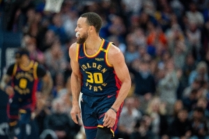 艾弗森：库里完全就是一个杀手 我不会错过任何勇士的比赛