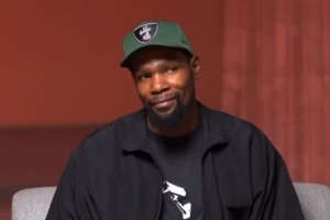 前NFL球员调侃杜兰特未传宗接代&延续传奇 后者：我有侄子呀