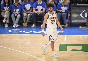 手有点凉啊！穆雷半场9投仅2中&三分4投全铁得6分 另有2板1助