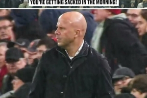 利物浦联赛杯出局！水晶宫球迷比赛中嘲讽斯洛特：你明早就下课