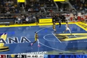 仙人指路！丹尼尔斯送长传 杰伦-约翰逊暴扣打停步行者