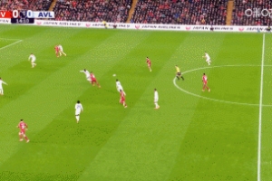 颇具威胁！索博斯洛伊远射，可惜偏出球门