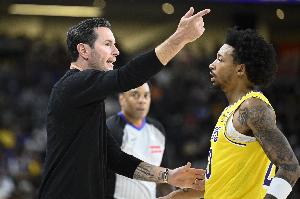 曾令旭：NBA不缺机会和奇迹 尼克-史密斯泥鳅一样让开拓者抓不着