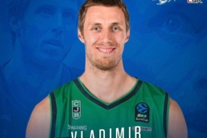 媒体人：福建男篮签下斯洛伐克国家队中锋布罗兹安斯基