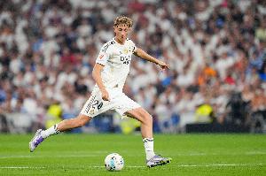 马卡：赫伊森的表现堪称灾难，在面对欧洲顶级前锋时显露致命弱点